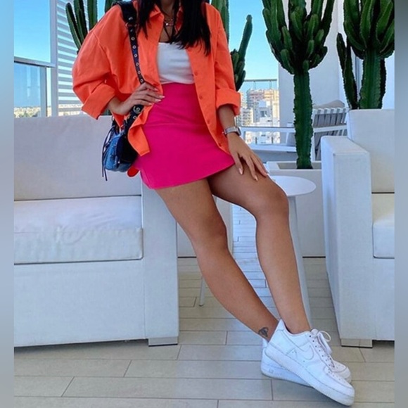 Hot pink mini skirt with split - Picture 9 of 9